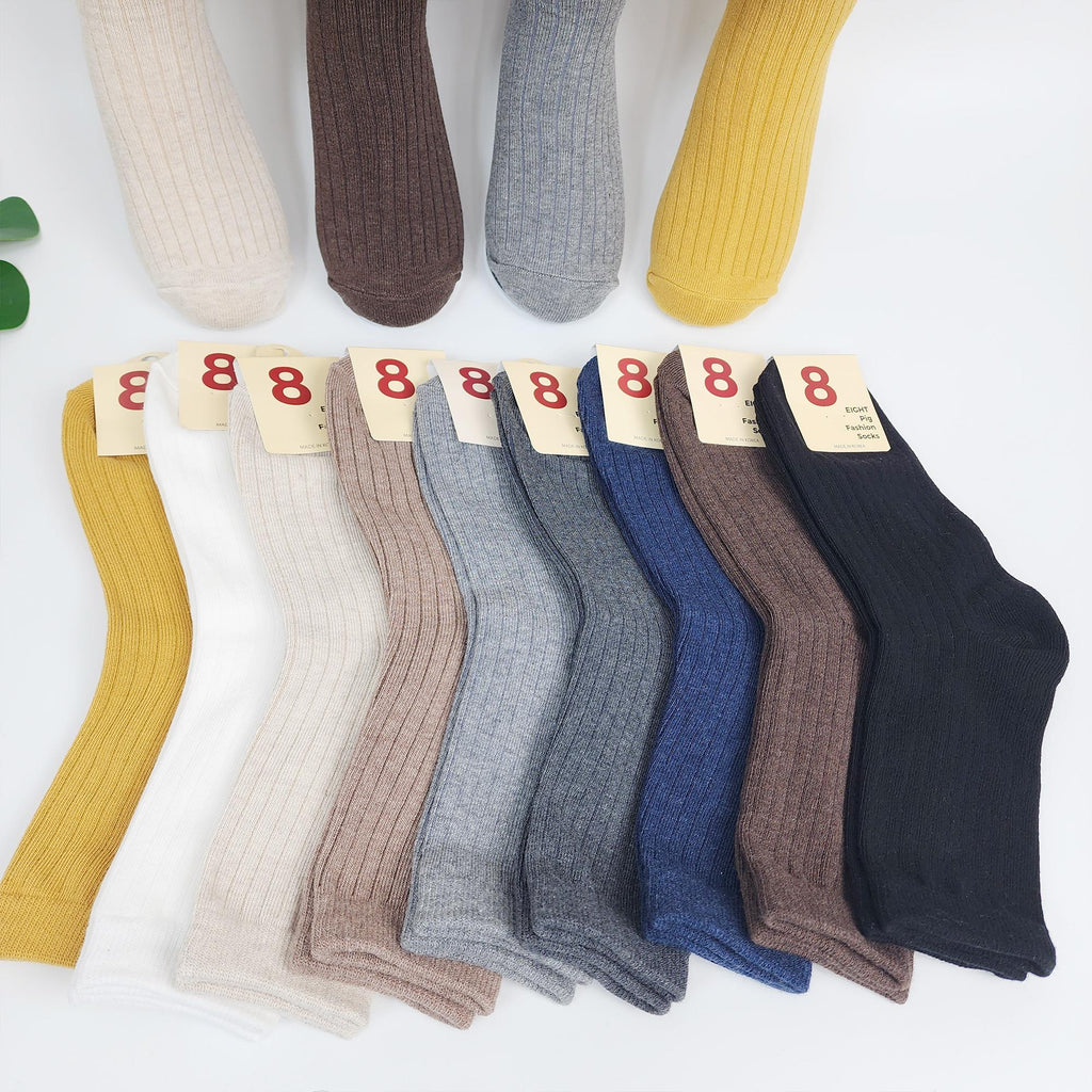 ✨ Premium Ribbed Daily Crew Socks
Meet your new favorite everyday essential. These ribbed cotton socks offer the perfect blend of stretch and softness, designed to hug your feet comfortably all day long without sliding down. With a versatile mid-calf length and a palette of nine beautiful earth-toned colors, they are the ideal finishing touch for any casual outfit or minimalist look.