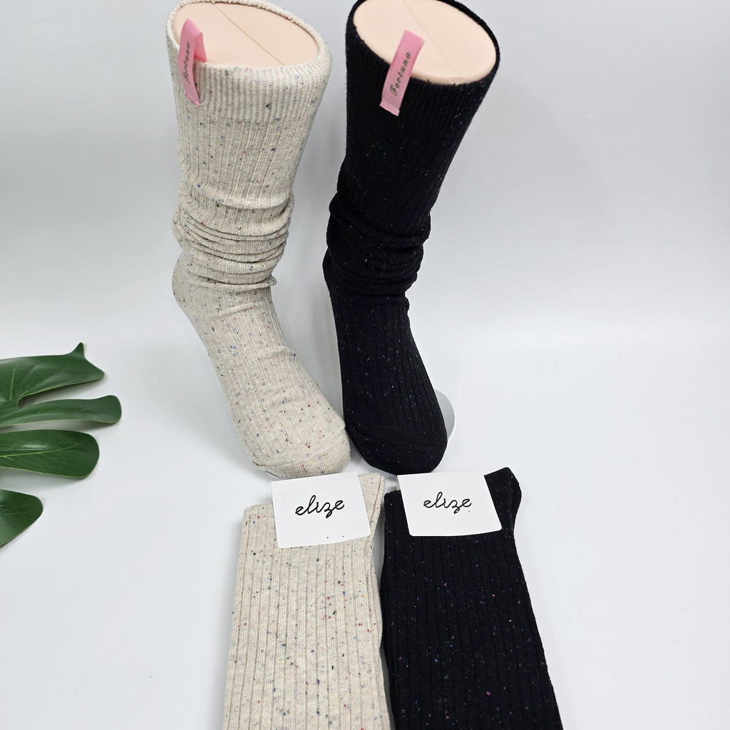 ✨ ChicMong Pink Label Neps Knee Highs
Add a touch of sporty charm to your outfit with these textured knee-high socks. Featuring a unique "neps" yarn that gives a vintage speckled look and a cute pink label accent at the cuff, these socks are perfect for pairing with boots, school uniforms, or cozy lounge wear. The ribbed cotton blend offers high elasticity, ensuring they stay up comfortably all day.