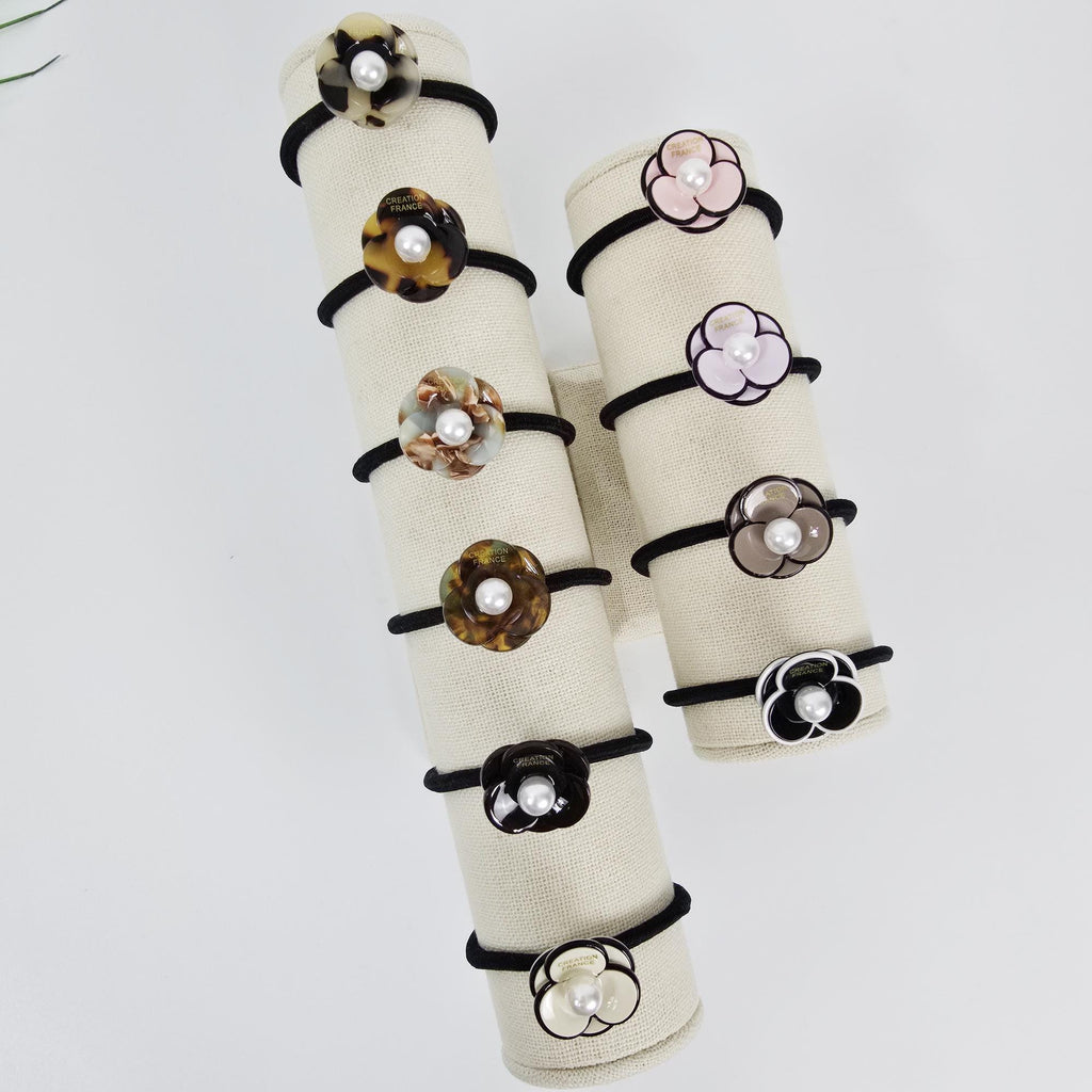 Cellulose acetate pansy flower hair tie with pearl accent in pastel colors. Small floral ponytail holder. Glossy Korean hair accessory.