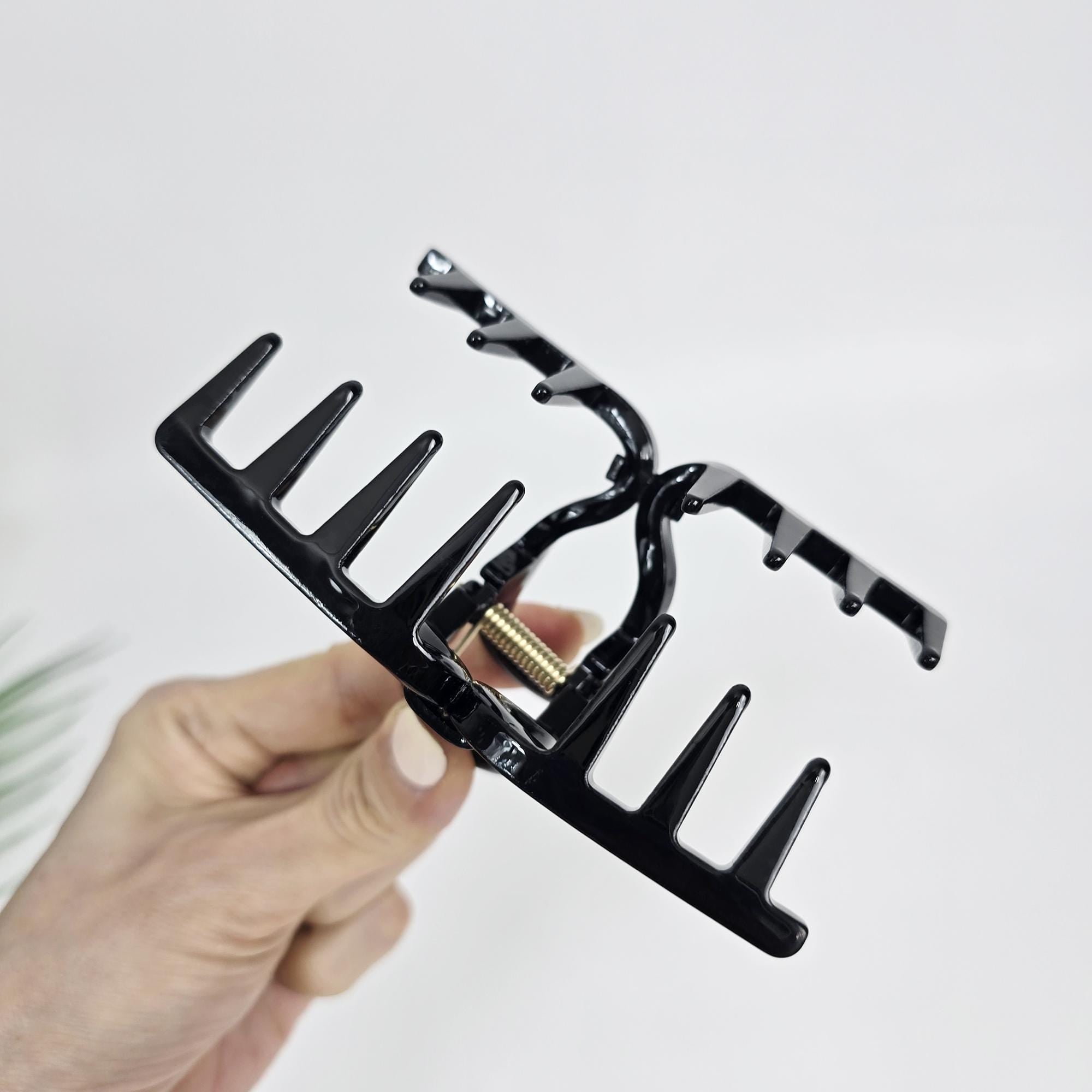 Luxurious Black Point Twist Updo Hair Claw (4.3 Inch) / Elegance French Hair Pin / Hair Barrette for Woman