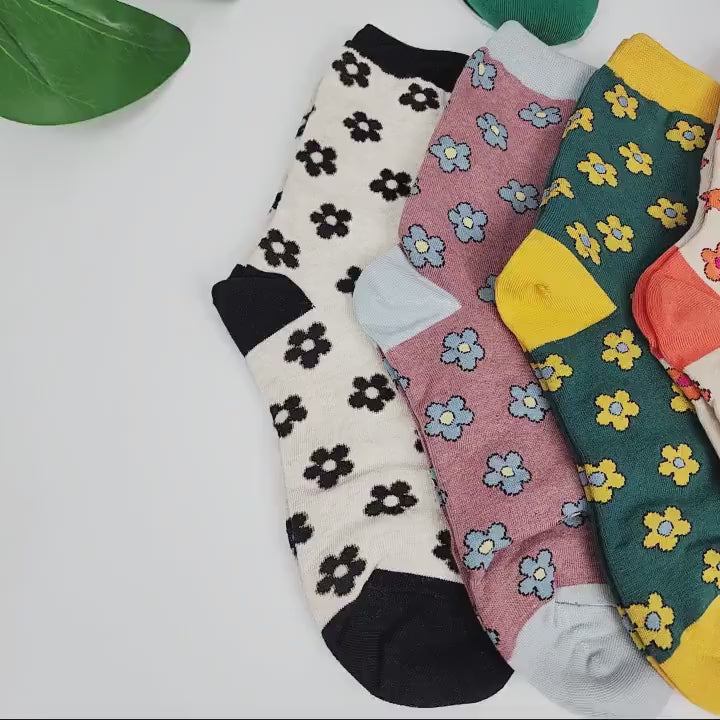 Daisy Floral Socks | Soft Cotton Crew Pattern | Korean Socks | Cute Gift for Her